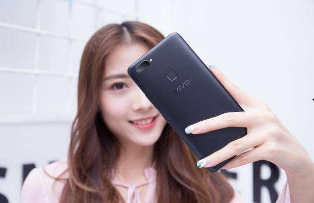 明星都有很多手机吗,揭秘明星们的手机王国