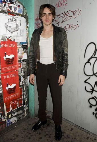 明星孔雀男,闪耀舞台的时尚偶像