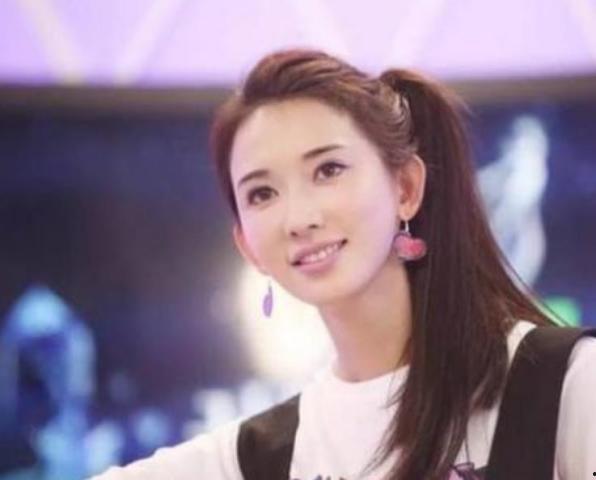 哪个明星名字带加,揭秘加名字背后的明星传奇